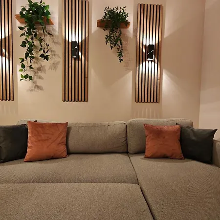 New Luxury Citycenter With Free Parking & Ac 公寓 马里博尔